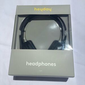 Heyday Headphones Over-the-Ear Wired 3.5mm Color Black